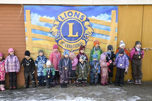 Talvitapahtuma aurinkoisessa säässä Talvitapahtuma aurinkoisessa säässä