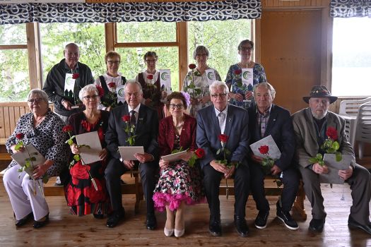Kesäjuhlassa palkittiin järjestöaktiiveja Kesäjuhlassa palkittiin järjestöaktiiveja